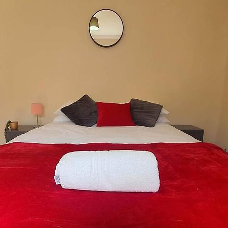 カーディフFree Netflix, Large House, Great Priceアパートメント エクステリア 写真